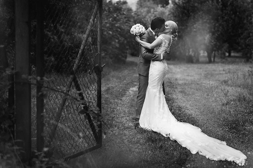 open_the_door_wedding_slovenia_zemono_slovenian_photographer_samo_rovan